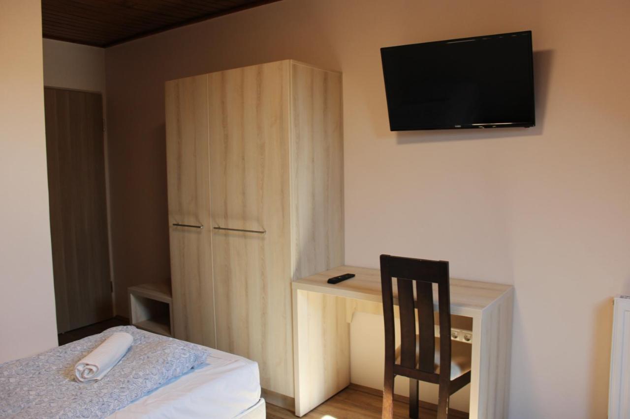 Natura Panzio&Apartmanhaz Орфю Экстерьер фото